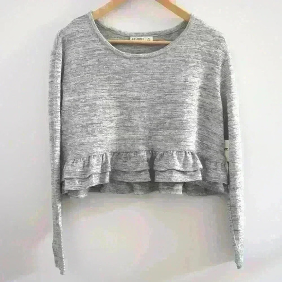 🌴2/$25🌴ARIZONA JEAN CO. | Women's Grey Ruffled Textured Cropped Sweater - Picture 1 of 3